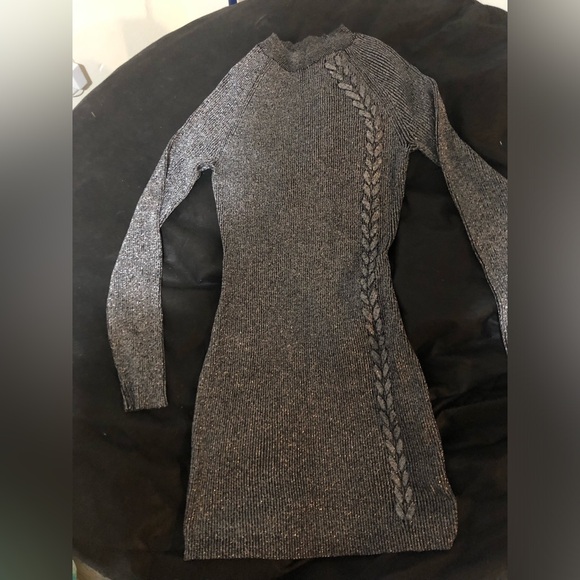 Women’s dress perfect for Holiday party - Picture 5 of 8